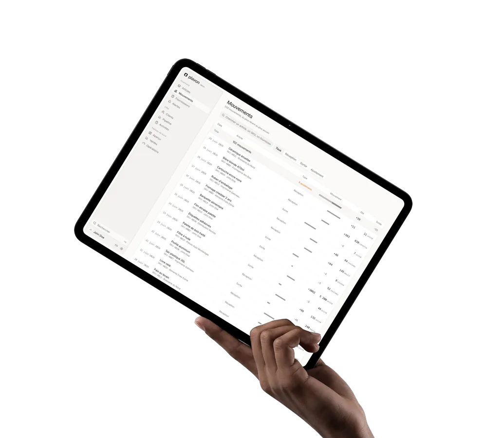 Plavon sur une tablette tenue à la main: la liste des mouvements et des réceptions.
